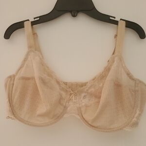 Wacoal Elegant Cream Lace Bra